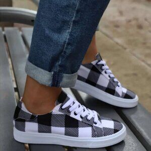 Fashioned Colorblock Lace Up Canvas Breathable Comfort Sneakers Size 9.5M NWT